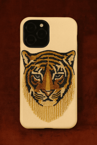 Funda de teléfono artística Multicolor bordada juguetona funda móvil brillante y alegre opciones de Color vibrante Diseño de Arte de puntada a mano - Product Image 2