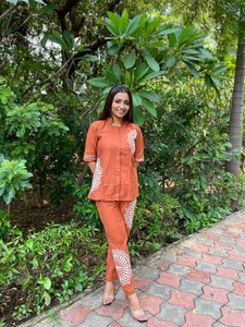 2025 fête de bureau la plus sélectionnée et routine quotidienne spéciale 100% pur coton tissu col travail fantaisie Kurti & Pent au prix de gros - Product Image 4