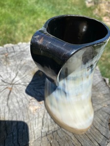 Cuerno para beber vikingo de búfalo hecho a mano, artesanías naturales pulidas para cerveza, vino, bebida, uso para Bar, Hotel o hogar al precio más bajo - Product Image 2