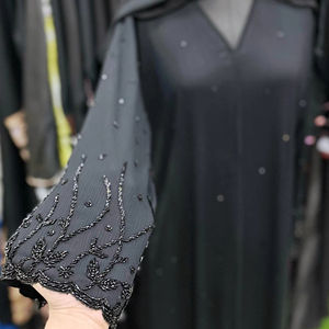 Abaya Élégante et Moderne pour Femme de Style Dubaï, Tenue de Soirée Musulmane Traditionnelle avec Travail Manuel Fantaisie - Accessoire Inclus - Product Image 1