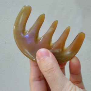 Peigne en corne de buffle antistatique fabriqué à la main pour un usage domestique Outil de soin naturel pour la barbe et les cheveux Option de logo personnalisé - Product Image 5