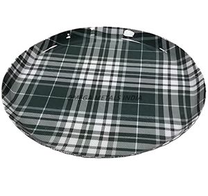 Elegante bandeja redonda para servir en Diseño a cuadros verdes y blancos, Perfecta para servir aperitivos y agregar un toque de encanto rústico - Product Image 4