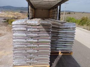 Briquetas de madera, pellets de madera, biocombustibles en venta, biomasa a granel, pellets de madera en bolsas de 50 kg, disponibles en stock, listos para enviar desde EE. UU. - Product Image 2