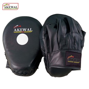 Coussinets d'entraînement de boxe noir/blanc de haute qualité en cuir synthétique de qualité supérieure avec logo personnalisé toutes les couleurs en stock - Product Image 4