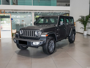 รถจี๊ปแรงเลอร์ 2.0T ปี 2025 ขายดี รถ SUV ใหม่ เครื่องยนต์เบนซิน สองประตู ขับเคลื่อนสี่ล้อ หลังคาพาโนรามิก เบาะหนังสีเข้ม ยาง 18 นิ้ว R18 พร้อมใช้งาน - Product Image 2