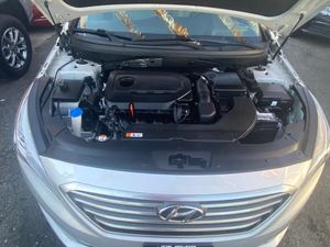 2016 Hy-u-n-dai Son-a-ta SE FWD - Product Image 2