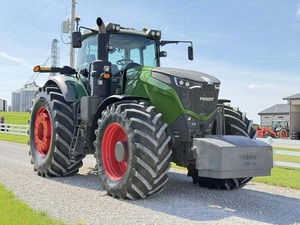 Tracteur Fendt 1050 VARIO 2018, 6810 heures de fonctionnement, tracteur à roues avec moteur diesel, transmission Vario CVT, affichage numérique, vert - Product Image 3