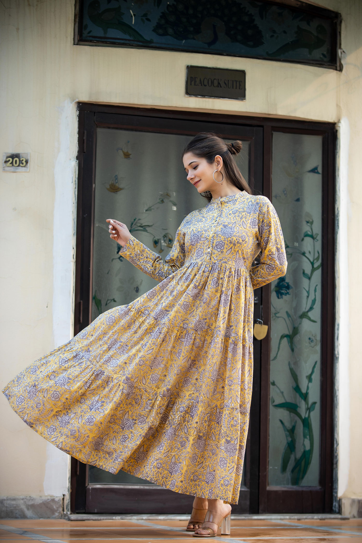 สีเหลือง