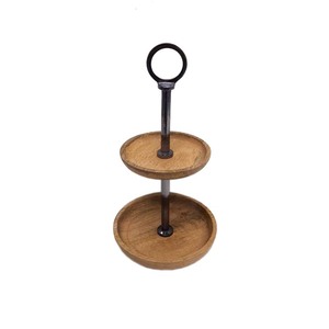 Présentoir à gâteau en bois de forme ronde au design attrayant Finitions naturelles pour présentoir de fête d'anniversaire de mariage en vrac personnalisé - Product Image 3