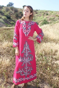 Robe maxi vintage indienne rose, style ancien, avec de magnifiques broderies de roses, en coton indien tissé à la main - Product Image 4