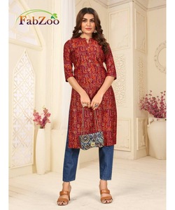 Camisa larga pakistaní SalwarKameez para damas en terciopelo negro con traje Gharara de 3 piezas - Product Image 2