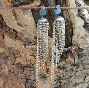 Boucles d'oreilles pendantes longues en perles argentées style antique, plaqué or, avec diamants, mignonnes, géométriques, bijoux de mariage indiens pour femmes - Product Image 3