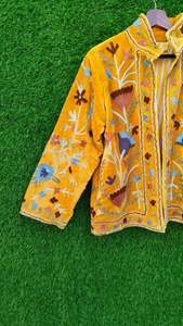 Chaqueta de Invierno Unisex con Cuello Alto y Bordado Floral de Terciopelo Suzani, Forro de Algodón y Dos Bolsillos Laterales, la Mejor y Más Nueva de 2025 - Product Image 2