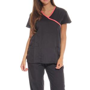 Ensemble de vêtements médicaux personnalisés pour femmes Uniformes de soins infirmiers écologiques pour des performances optimales introduits pour les hôpitaux - Product Image 3