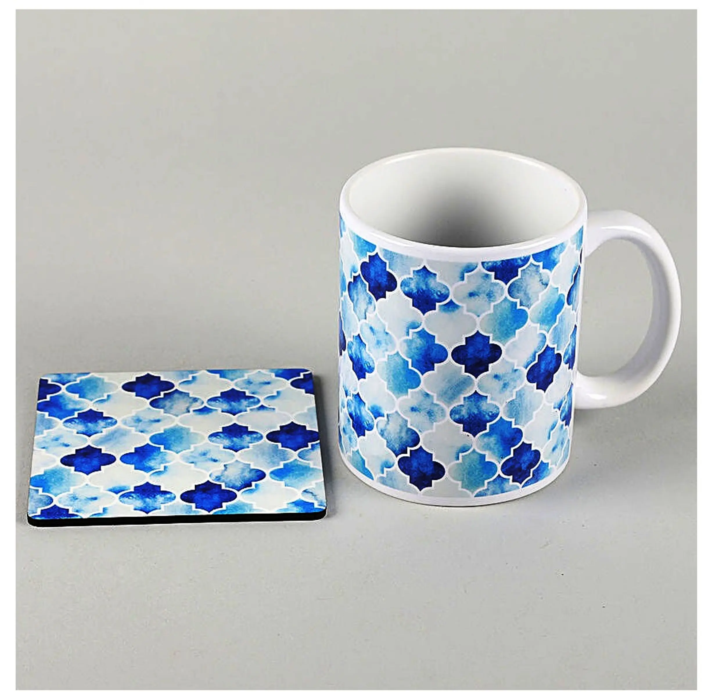 Taza de cerámica blanca con estampado de esmalte con posavasos, juego de posavasos de madera personalizado con hueso hecho a mano e incrustaciones de latón hecho en La India