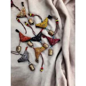 Clochette artisanale bohème en coton pour petit oiseau, ornée de perles et de poules porte-bonheur, lot en gros pour la décoration de Diwali - Product Image 5