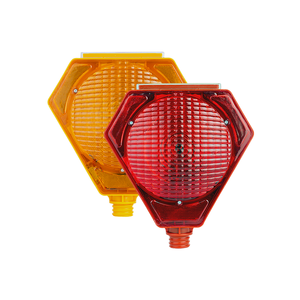 Feux de signalisation routière à énergie solaire, clignotants triangulaires rouges avec réflecteur blanc en matériau PC pour la sécurité routière - Product Image 2
