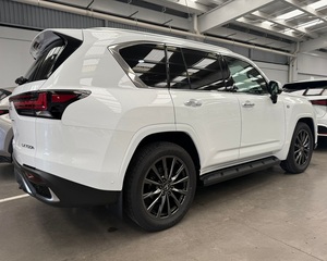 Lexus LX-700h SUV 4WD 2025 Seminuevo - LISTO PARA ENVIAR - Product Image 1