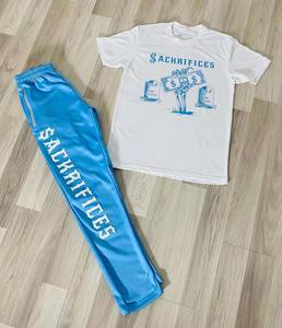 Ensemble 2 pièces T-shirt et Jogger Grande Taille en Tissu Sergé Vente en Gros Printemps Sportswear Ensemble Jumeau Homme Logo Personnalisé Imprimé Brodé Vintage - Product Image 1