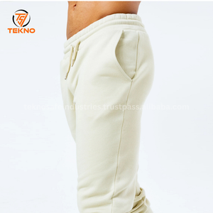 Survêtement à capuche léger personnalisé pour hommes Vêtements de sport d'hiver pour la course et le jogging Survêtements sur mesure avec conception OEM service - Product Image 4