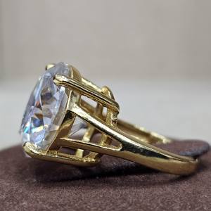 Anillo de Compromiso de Plata de Ley 925 con Baño de Oro y Moissanita Redonda de 14 mm, Estilo Eternity, al por Mayor - Product Image 6