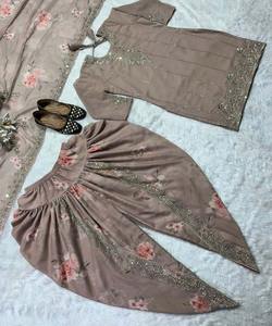 Beau mariage Gharara avec Dhoti pour femme en noir Boutique Fashion avec imprimé Maxi Kaftan Style - Product Image 2