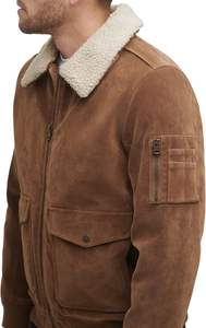 Blouson aviateur en simili daim 100% polyester pour homme avec col montant, fermeture éclair sur le devant et poche zippée sur la veste du porteur - Product Image 3