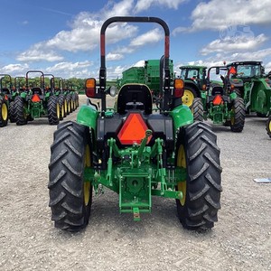 2023 JOHNN DEERE 5060E | Nuevos tractores agrícolas John Deere listos para enviar Tractor agrícola John Deere con implementos para la venta - Product Image 3