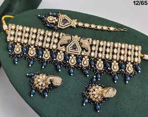 Collier ras du cou clouté Kundan plaqué or antique avec goutte de perles, boucle d'oreille et ensemble Maang Tikka ensemble de mariage traditionnel pour femmes - Product Image 3