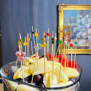 100 Palillos de Bambú de 5 Pulgadas para Cócteles, Charcutería, Bebidas, Frutas, Fiestas y Brochetas de Comida - Product Image 6