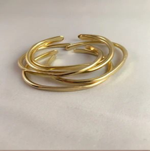 Juego de brazalete de latón abierto apilado minimalista. Brillo dorado simple, disponible a precio mayorista - Product Image 1