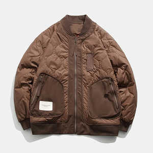 แจ็กเก็ตฤดูหนาวสำหรับผู้ชายเสื้อบุนวมสีเขียวมะกอกกระเป๋าใหญ่วินเทจออกแบบได้ตามต้องการ - Product Image 4