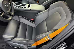 2023 pour V60 Recharge T8 AWD Turbo Cuir R18 Faible Kilométrage Boîte Automatique Conduite à Gauche Essence/Pétrole - Product Image 5