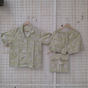 Ensemble de pyjama pour enfants en tissu imprimé à la main en coton en gros, chemise à manches courtes et pantalon court, vêtements de nuit confortables, vêtements pour enfants, pyjamas - Product Image 1