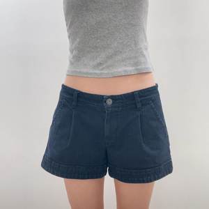 Pantalones cortos vaqueros de talla S vintage Pantalones vaqueros para otras manualidades Pantalones cortos - Product Image 3