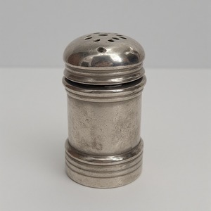 Molino de sal y pimienta de madera hecho a mano con perilla de plata pulida suave hecho a mano artesanal diseñado para decorativo - Product Image 1