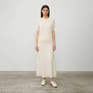 Personalizada de moda para mujer de gran tamaño Camiseta de algodón Casual Tee Streetwear bordado superior OEM a granel de alta calidad al por mayor - Product Image 1