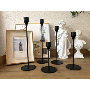 Portavelas cónico de Metal de excelente diseño acabado en negro para velas decorativas de Mesa para el hogar y la boda - Product Image 5
