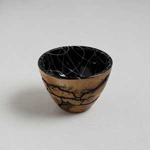 Cuenco de Resina Ecológico Hecho a Mano con Diseño de Ángel y Patrón Decorativo, Interior Negro con Diseño de Salpicaduras, para Decoración del Hogar y Servir - Product Image 1