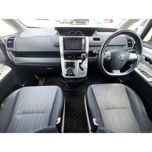 Voxy Hatchback 2011 Usado, Volante a la Derecha, Manual/Automático, Turbo Gasolina, Neumáticos R15, Negro, 7 Asientos - Product Image 2