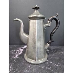 Dallah Árabe de Metal Hecha a Mano de Tamaño Mediano Contemporánea, Utensilio de Cocina Más Vendido, Tetera y Cafetera con Acabado Brillante de la India - Product Image 1