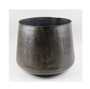 Vente chaude Dernière Conception Jardinière En Métal Indien Fabriqué À La Main Décoratif Antique Planteur Pots Jardin But Décoratif - Product Image 1