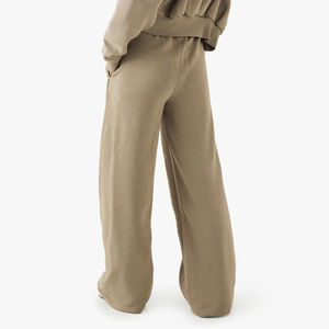 Vente en gros de vêtements grande taille pour femmes pantalons de survêtement en polaire surdimensionnés vêtements décontractés d'hiver pantalons de survêtement baggy imprimés personnalisés pour femmes - Product Image 3