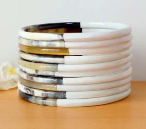 Brazalete de Cuerno de Búfalo Natural Genuino, Brazalete de Cuerno Blanco con Acabado Lacado, Estilo Moderno, Hecho a Mano, Joyería de Moda Duradera, ARTESANÍA - Product Image 2