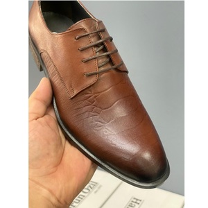Zapatos de Hombre Hechos a Mano de Cuero Vacuno Genuino, Transpirables, Ligeros, Antideslizantes, con Cordones, Amortiguación Suave, Estilo Clásico y Atemporal - Product Image 4