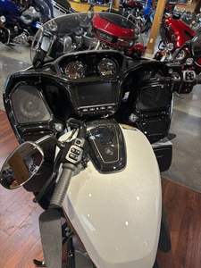 Nouvelle moto Indian Pursuit Dark Horse de qualité industrielle 2026 avec guidon en plastique personnalisable OEM et système audio Powerband - Product Image 2