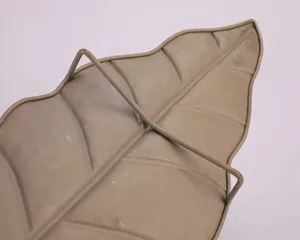 Plateau à feuilles décoratif en aluminium fait à la main en métal forme de feuille plateau de service plaque de feuille d'or pour la décoration de la maison mariage et fête - Product Image 5