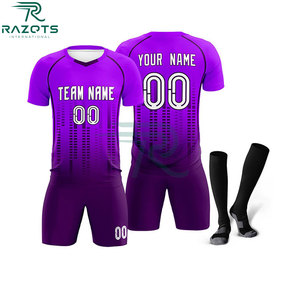 เสื้อฟุตบอลชายแบบสั่งทำพิเศษจาก Razorts International ผ้าโพลีเอสเตอร์ 100% แบบระเหิดสี แขนสั้น ชุดทีม ชุดฝึกซ้อมฟุตบอล - Product Image 3