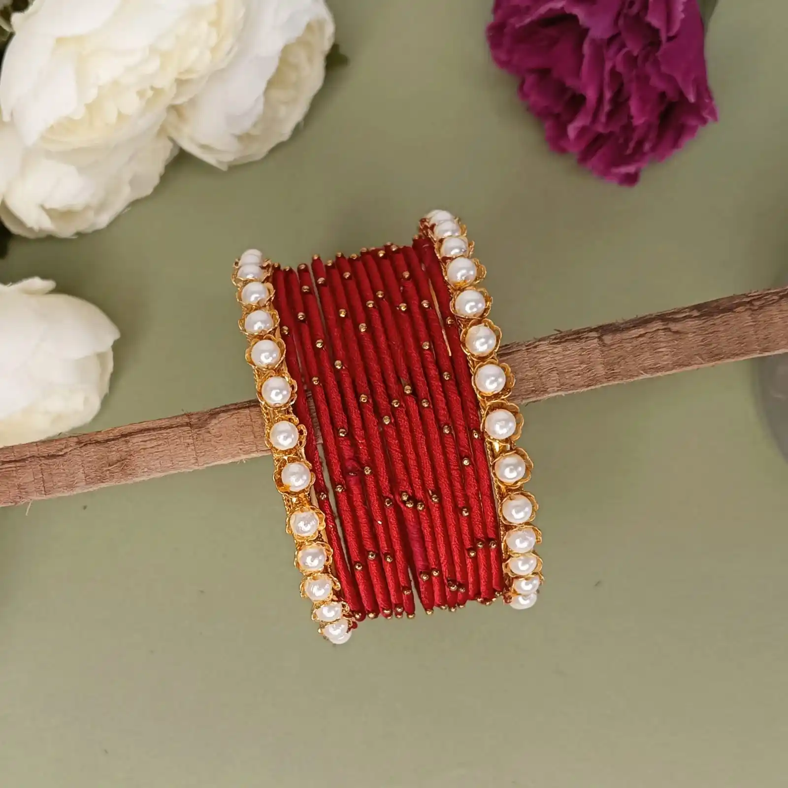 Indischer Seidenfaden Armreif Set Metallkugel Armreifen mit Kunst perlen Armreifen für Frauen Hersteller Hochzeit für Frauen