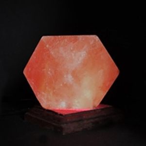 Lampe au sel de roche rose de l'Himalaya en forme de cristal avec base en bois sculpté à la main Lumière rougeoyante Décoration artisanale naturelle - Product Image 6